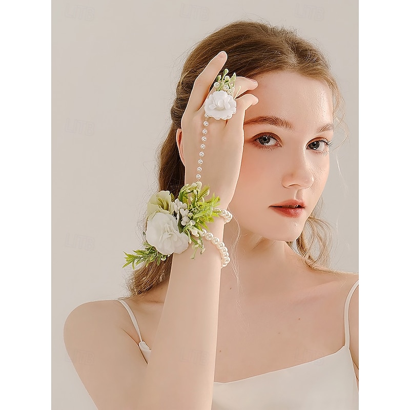 White Floral Hand and Wrist Jewelry Set with Pearls – Elegant Bridal Accessory for Weddings and Special Occasions4
