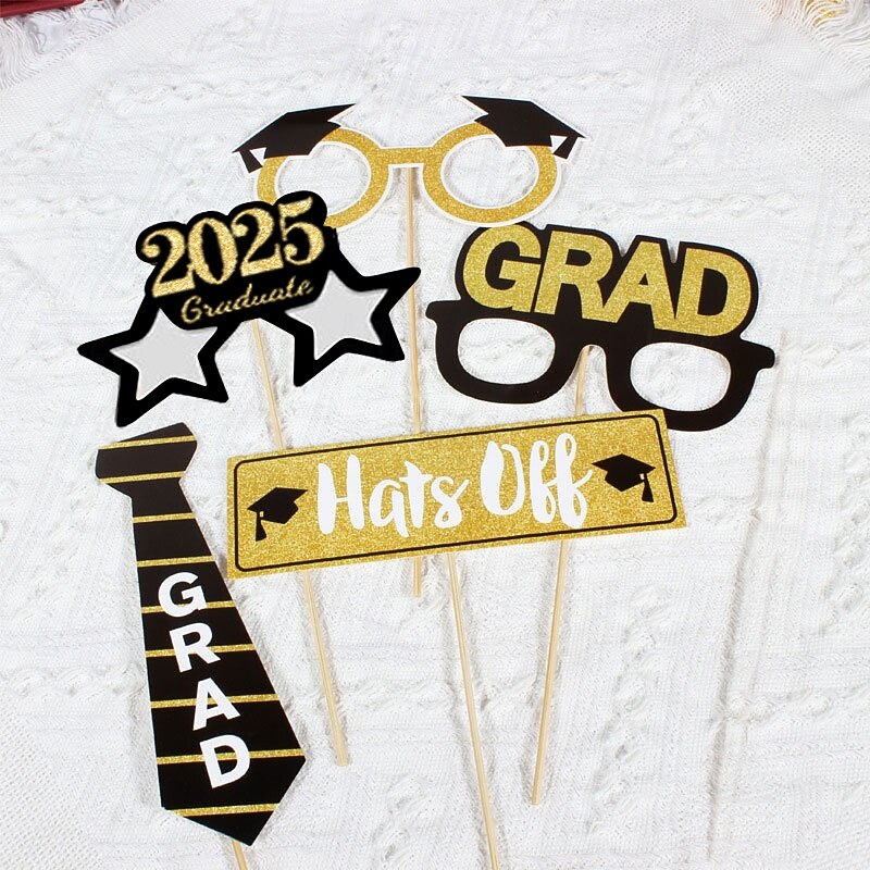 25pcs Graduation Party Photo Props, 2025 Graduation Ceremony Decoration, Photo Booth Background Decor for Graduation Celebrations4