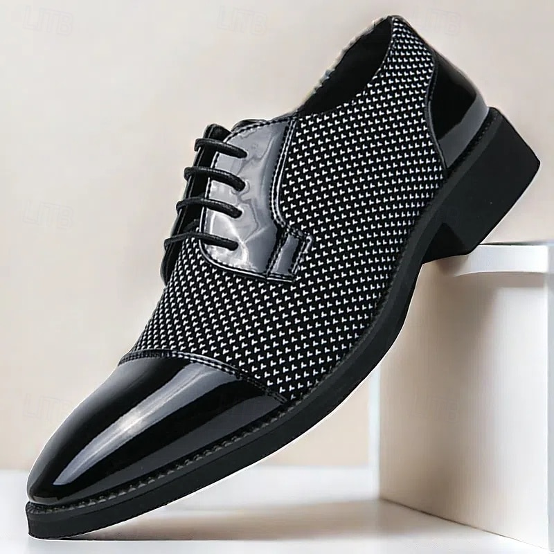 Men's Black and White Houndstooth Oxford Shoes with Patent Leather Detailing, Elegant Lace-Up Design for Stylish Formal Events
