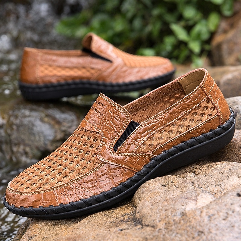 Men's Brown Crocodile Pattern Slip-On Loafers - Stylish Business & Casual Shoes with Textured Faux Leather Design2