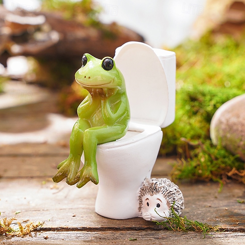 Frog Sitting on Toilet Figurine, Funny Resin Frog Statue, Home Desk Decor, Adorable Bathroom Ornament, Reception Counter Display, Miniature Collectible Frog Craft3