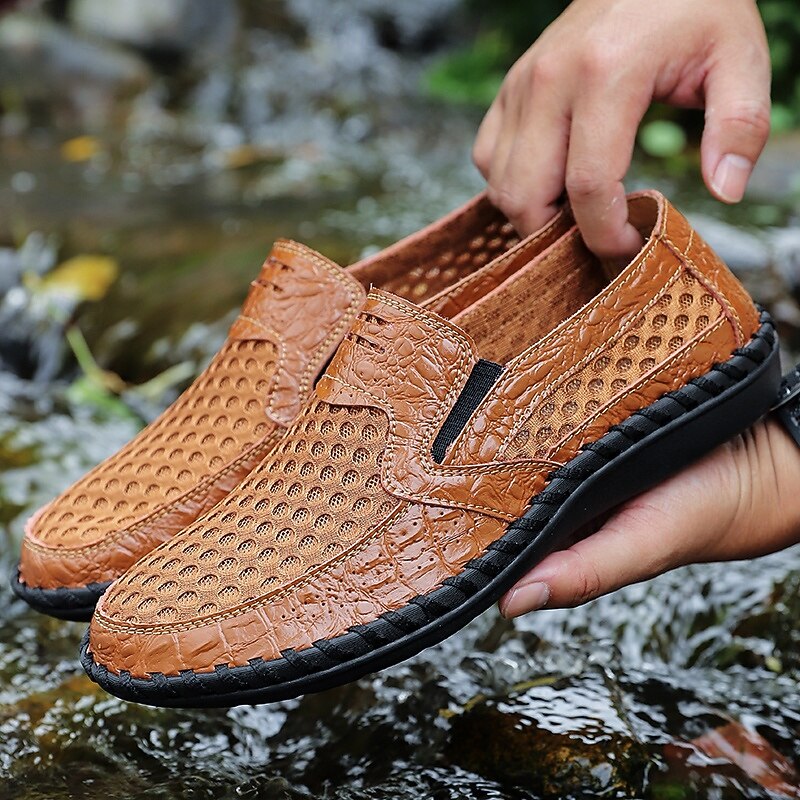 Men's Brown Crocodile Pattern Slip-On Loafers - Stylish Business & Casual Shoes with Textured Faux Leather Design3
