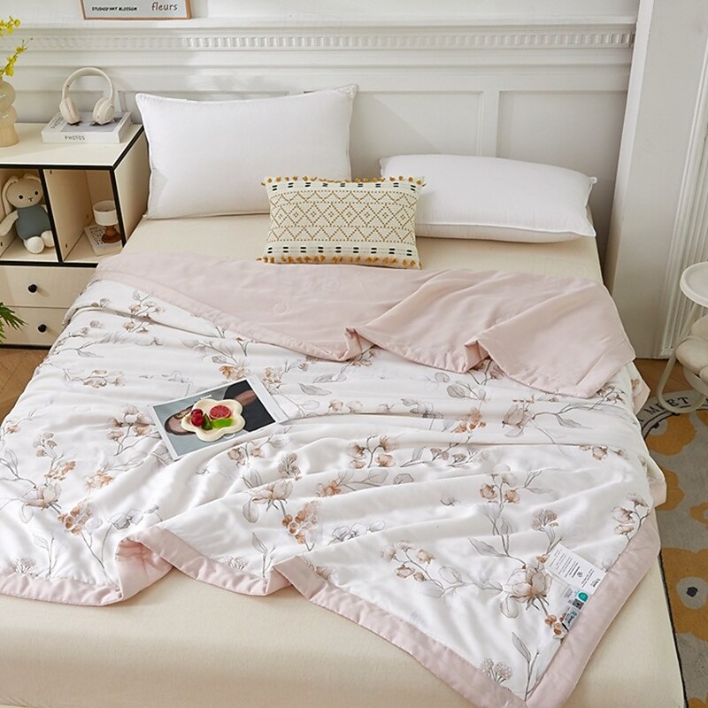 Cooling Quilt Comforter Breathable Tencel Lyocell Fiber Quilt Queen Cooling Blanket for Hot Sleeper Lightweight Duvet for Summer Floral Pattern4