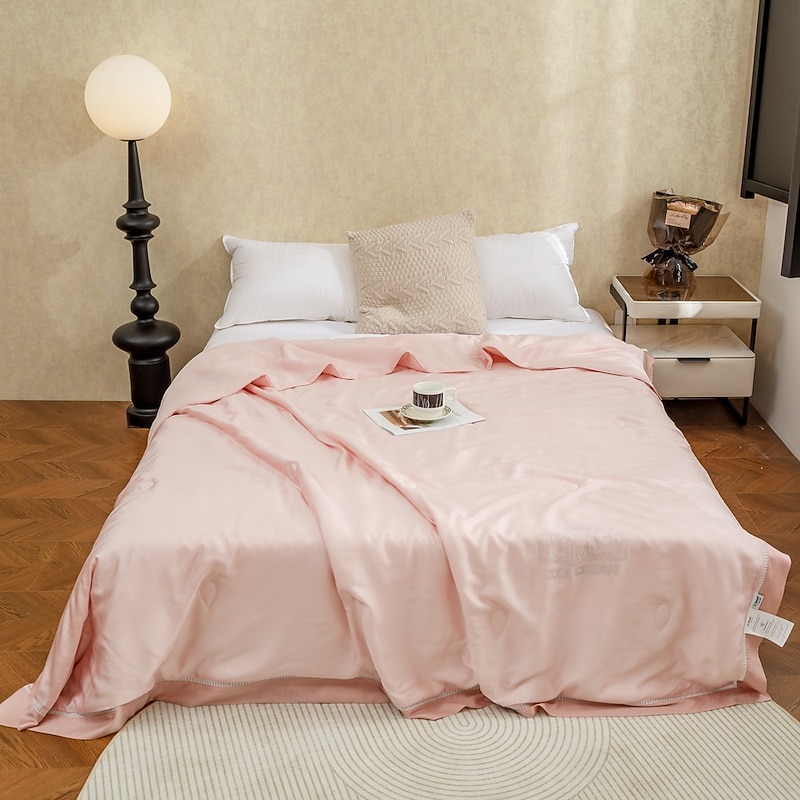 Cooling Quilt Comforter Breathable Tencel Lyocell Fiber Quilt Queen Cooling Blanket for Hot Sleeper Lightweight Duvet for Summer Green Pink