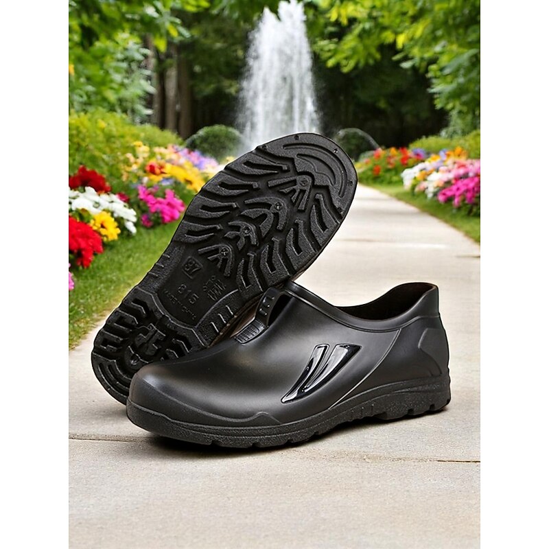 Women's Practical Green Slip-On Garden Shoes – Durable, Lightweight, Ideal for Gardening, Outdoor Work, and Casual Wear