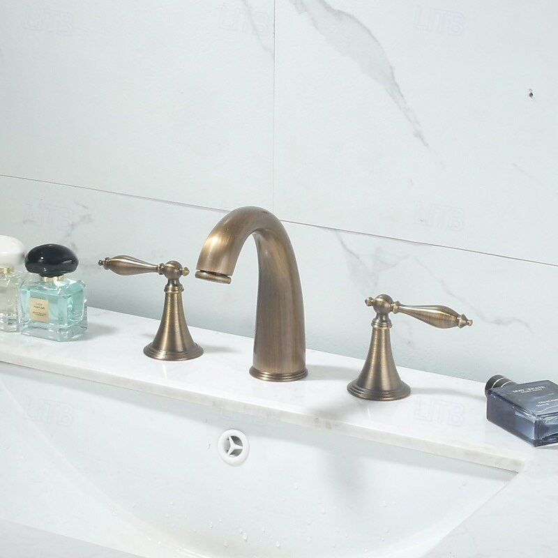 Bathroom Sink Faucet - Widespread Antique Brass / Nickel Brushed / Electroplated Widespread Two Handles Three HolesBath Taps