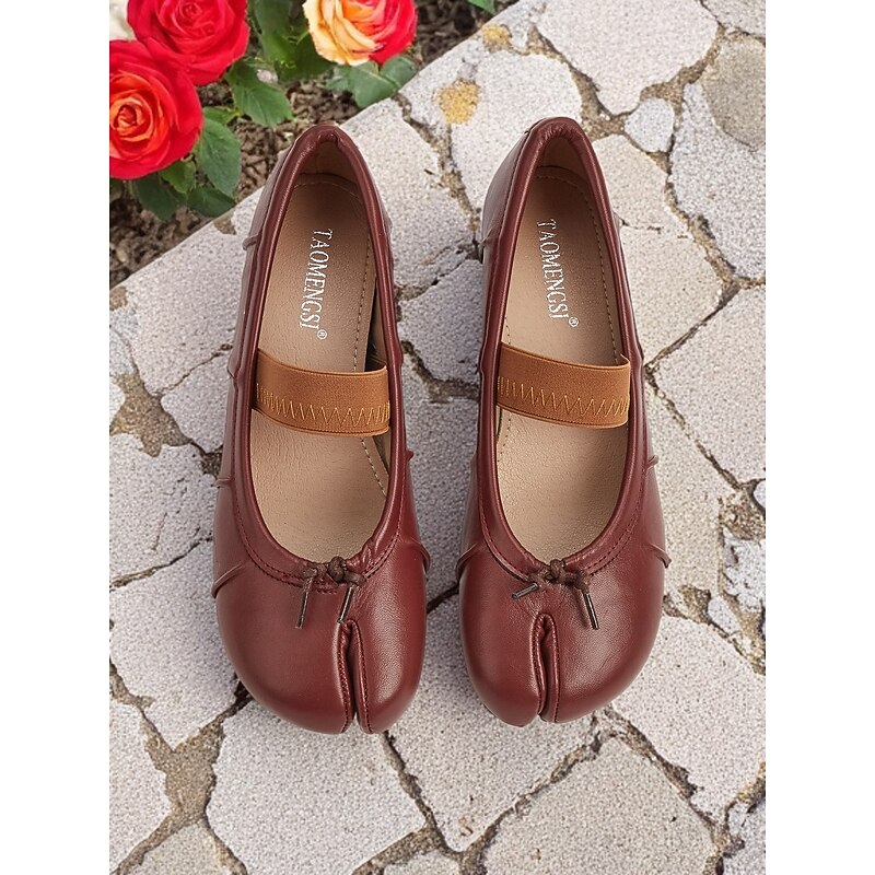 Women's Brown Split-Toe Flat Mary Janes with Elastic Strap – Retro Leather Shoes for Everyday Dates and Weekend Outings2