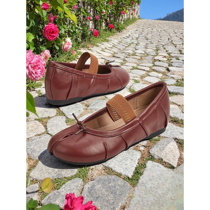 Women's Brown Split-Toe Flat Mary Janes with Elastic Strap – Retro Leather Shoes for Everyday Dates and Weekend Outings3