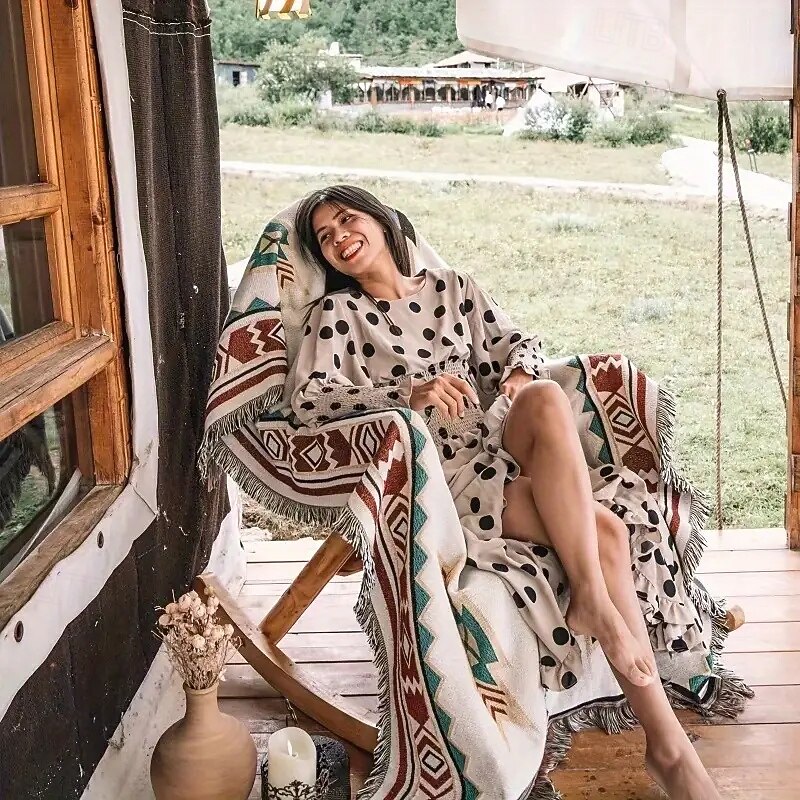 Durable Retro Camping Blanket - perfect for Outdoor Picnics Tear-resistant Polyester Machine Washable4