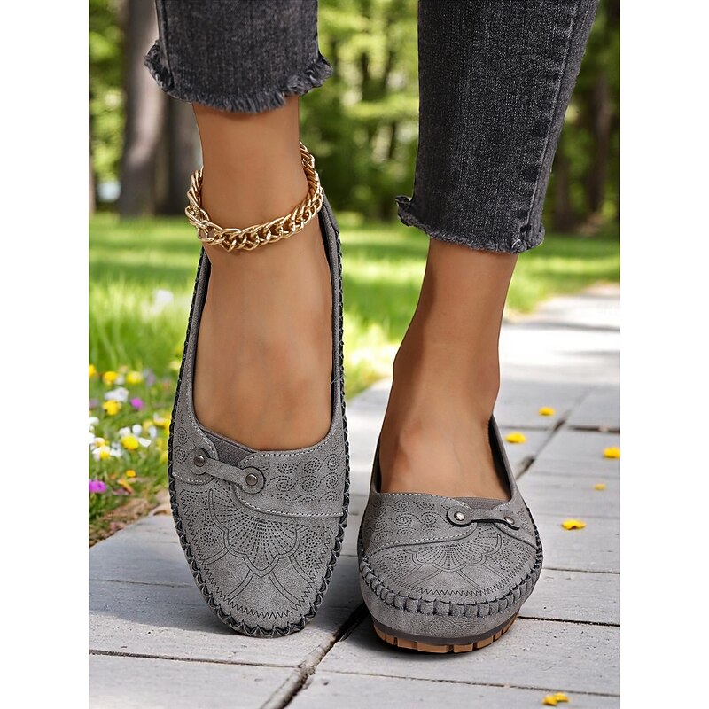 Women's Casual Moccasin Loafers with Hand-Stitched Details – Lightweight Slip-On Flats, Great for Driving, Daily Errands, Weekend Walks & Outdoor Gatherings2
