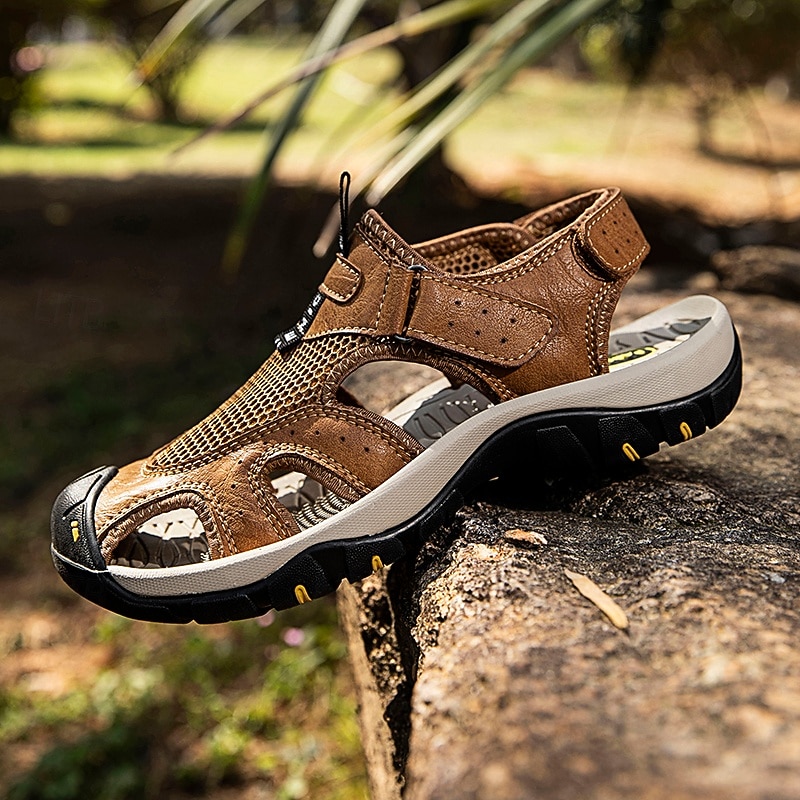 Men's Brown Closed-Toe Outdoor Hiking Sandals with Breathable Mesh Upper Cushioned Sole Adventure Style for Adults Suitable for Mountain Trails Forest Walks Summer Camping2