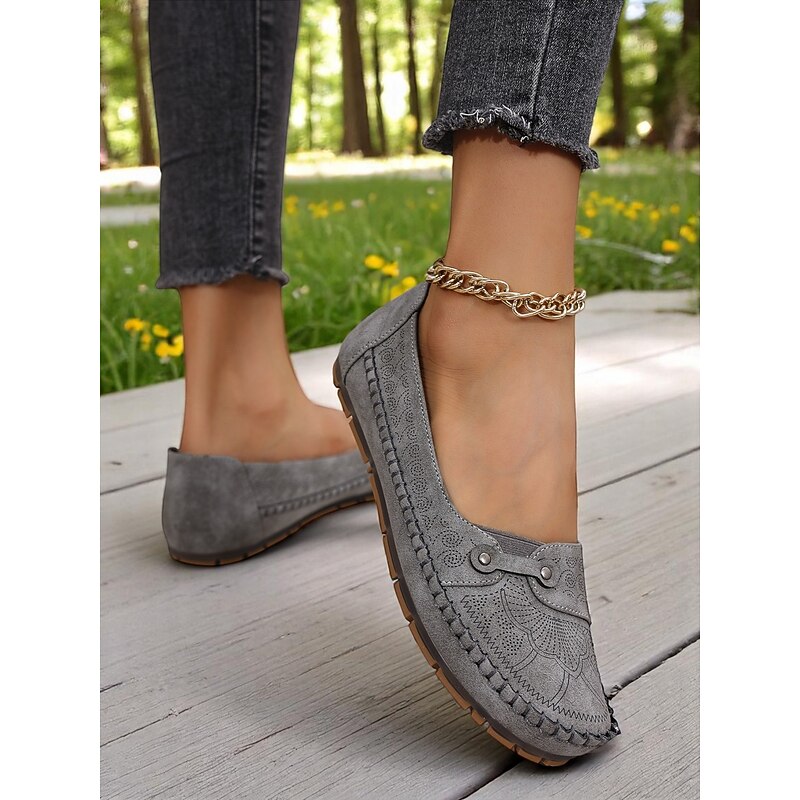 Women's Casual Moccasin Loafers with Hand-Stitched Details – Lightweight Slip-On Flats, Great for Driving, Daily Errands, Weekend Walks & Outdoor Gatherings4