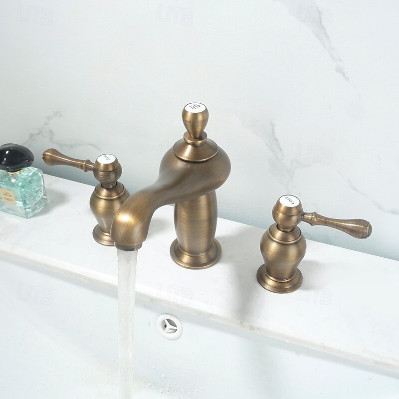 Bathroom Sink Faucet - Classic / Widespread Antique Brass / Nickel Brushed Widespread Two Handles Three HolesBath Taps3
