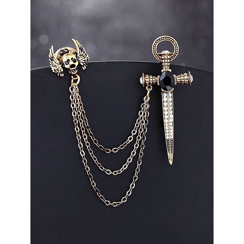 Men's Gothic Skull and Dagger Chain Brooch – Vintage Winged Skull Lapel Pin with Rhinestones for Halloween Party, Cosplay and Retro Fashion4