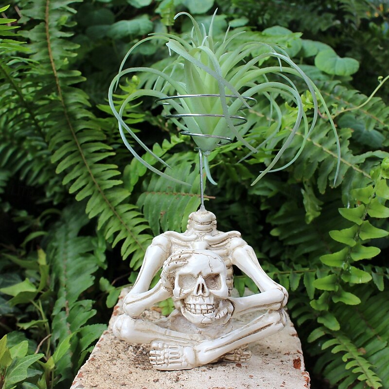 Halloween Gift Skull Stand, Ghost Head Garden Yard Decoration, Resin Skull Figurine, Spooky Halloween Outdoor Decor, Haunted House Prop, Horror Party Ornament