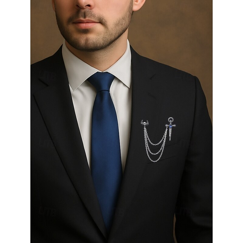 Men's Gothic Skull and Dagger Chain Brooch – Vintage Winged Skull Lapel Pin with Rhinestones for Halloween Party, Cosplay and Retro Fashion2