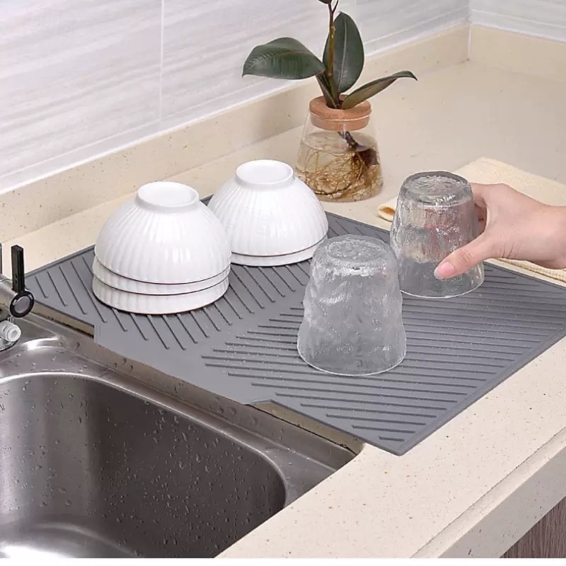 Silicone Dish Drying Mat for Kitchen, Heat Resistant Foldable Pot Rack Mat, Non-Slip Tripod Pad for Bowls, Plates, and Utensils, Multipurpose Drainage Board