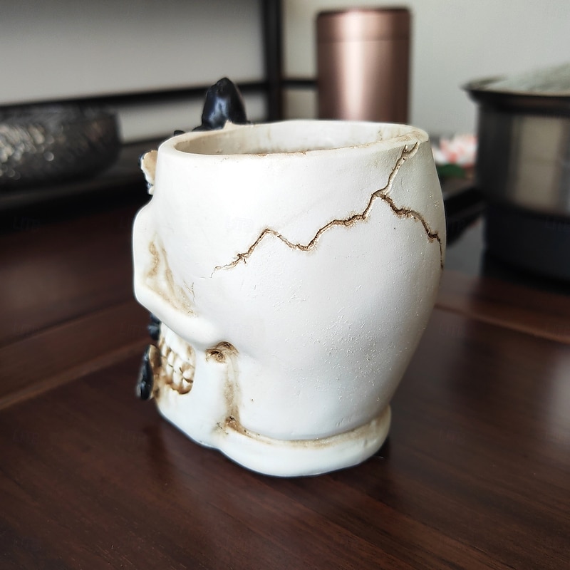 Halloween Skull Head Decoration with Butterfly, Resin Skull Pen Holder for Horror Party, Gothic Desk Ornament, Spooky Decor for Home or Office2