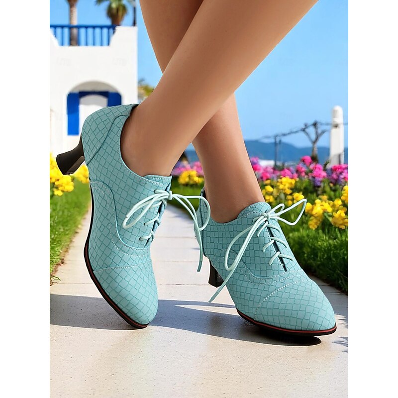 Women's 1950s Vintage Aqua Blue Lace-Up Oxford Heels with Quilted Pattern – Retro-Inspired  Shoes for Office, Casual Outings, and Formal Events2