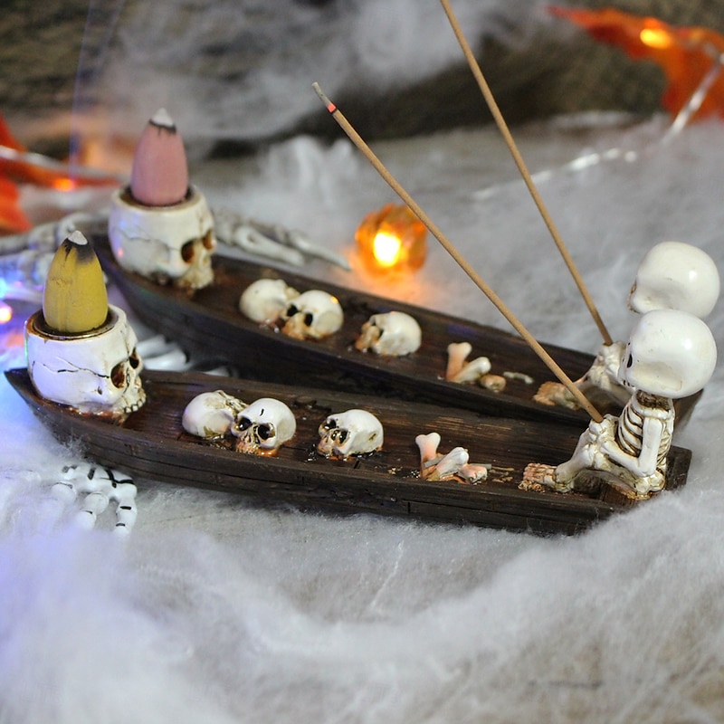 Halloween Skeleton Fishing Boat Incense Holder, Resin Spooky Skull Decor for Haunted House, Horror Atmosphere Yard Ornament for Halloween Party Display