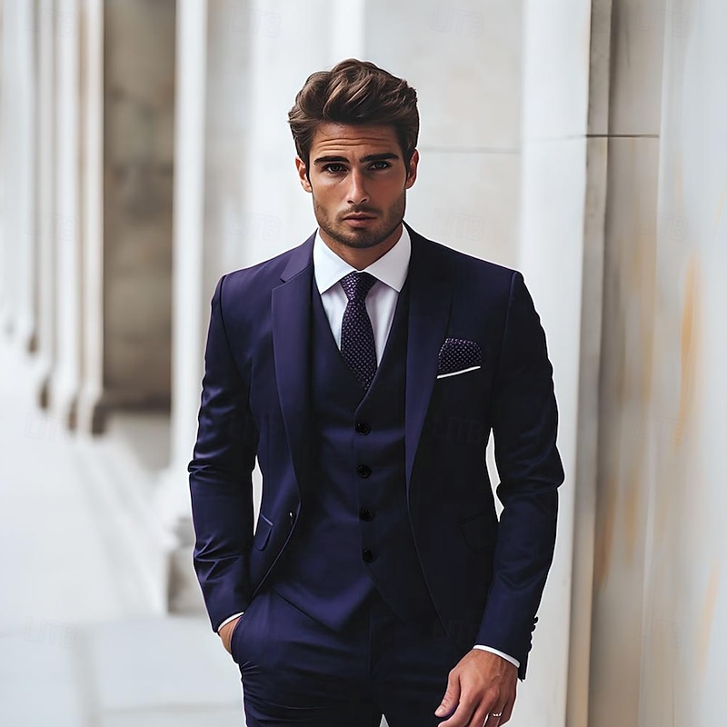 Men's Wedding Business Suits Notch Lapel Grape Navy Blue Fashion Formal Solid Colored Standard Fit 3 Piece Single Breasted One-button