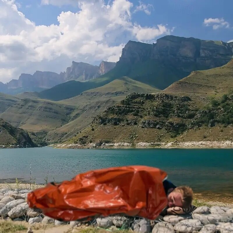 Emergency sSurvival Sleeping Bag  PVC Insulation  Waterproof With Drawstring Bag Compact and Practical  Very Suitable for Camping and Outdoor Exploration Outdoor Survival Equipment2