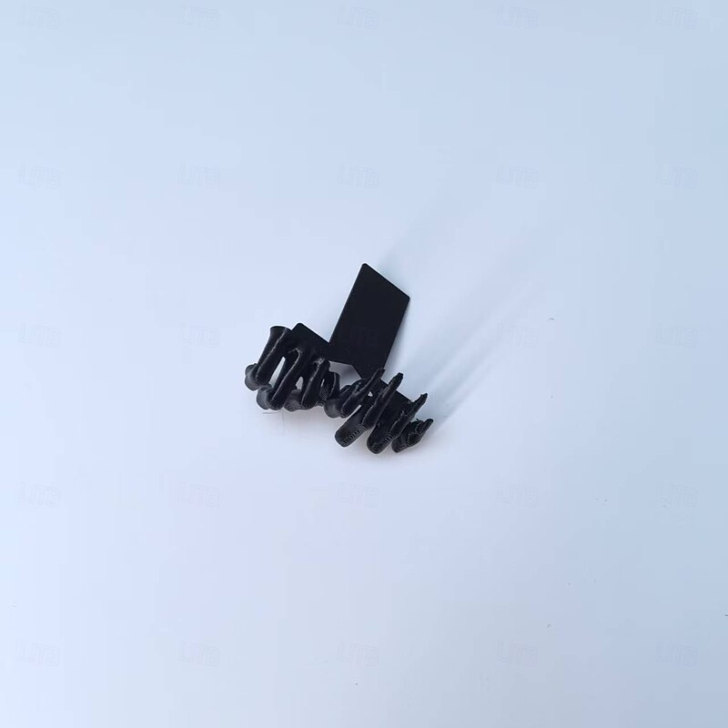 Halloween Demon Hand Bookmark, 3D Printed Horror Claw Figurine, Scary Tabletop Decoration for Haunted House or Gothic Home Decor3