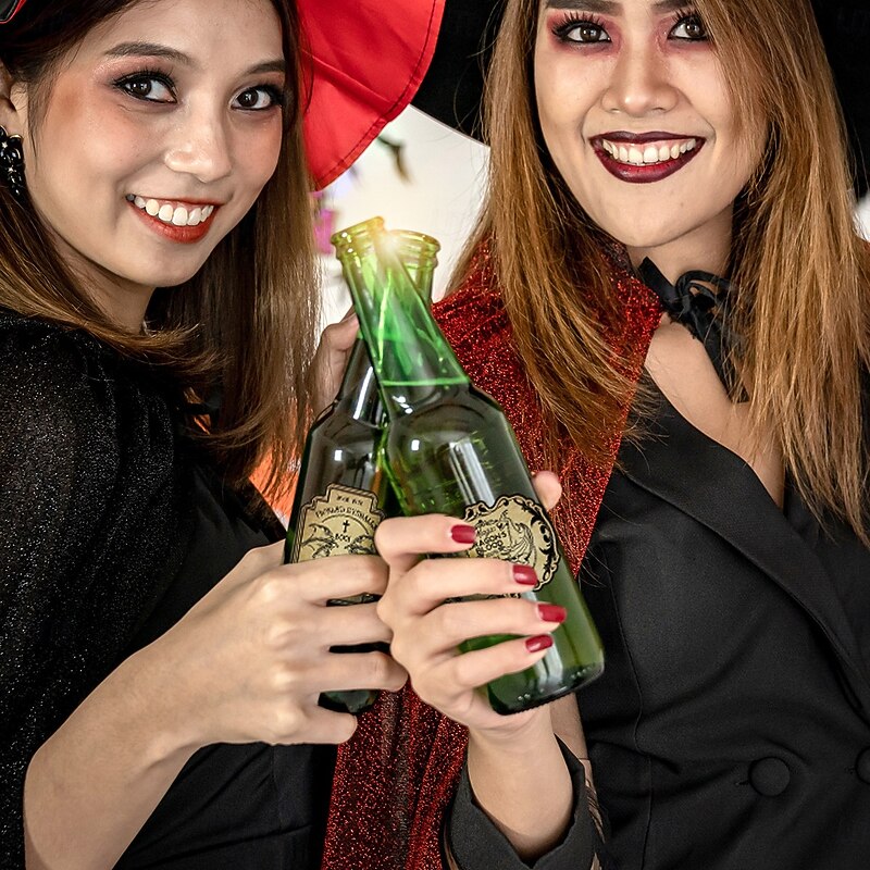 Halloween Decoration Retro Stickers Red Wine Bottle Stickers Scene Decoration Props party Supplies2