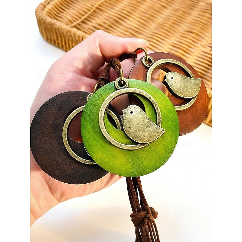 Women's Bohemian Bird Pendant Necklace – Handmade Long Wooden Circle Necklace with Alloy Charm for Nature Lovers, Casual Outfits or Gifts