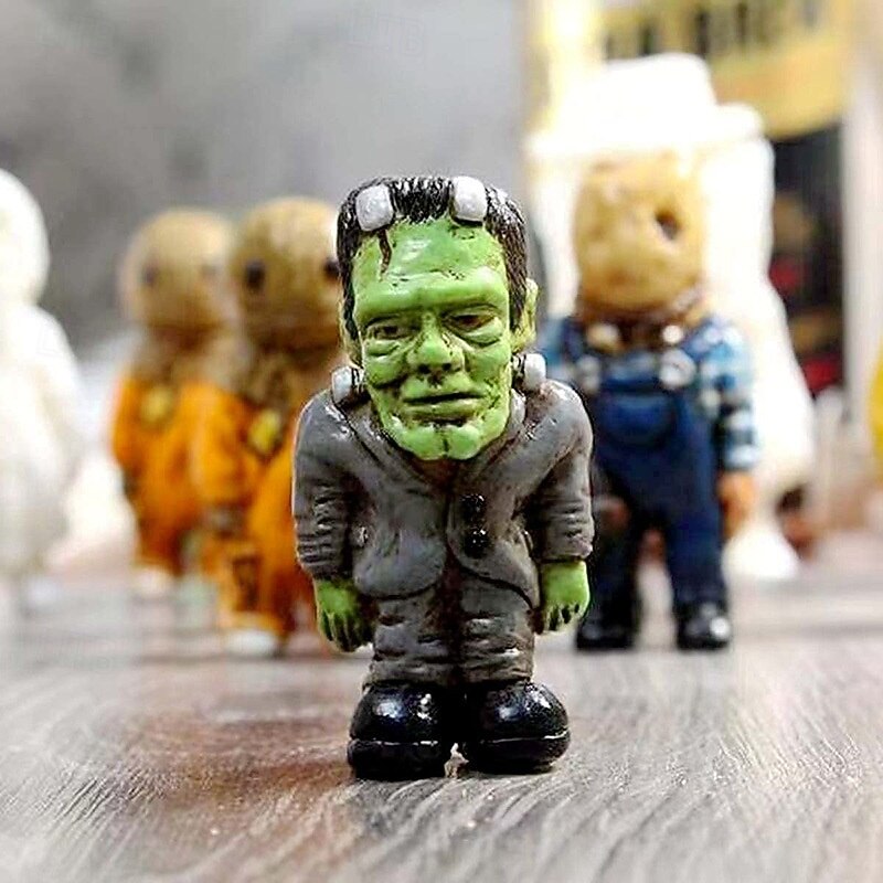 Halloween Killer Gnome Statue, Scary Resin Horror Movie Masked Figurine, Creepy Garden Yard Decor, Spooky Halloween Resin Ornament for Outdoor Lawn or Indoor Display3