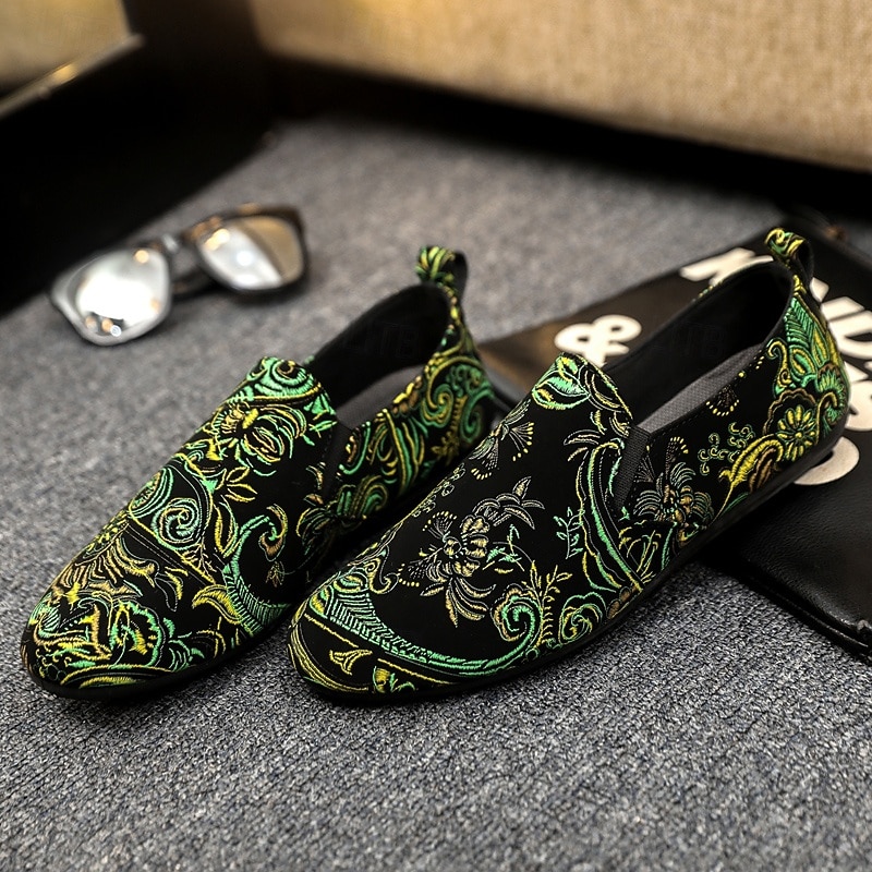 Black and Green Embroidered Slip-On Shoes for Men – Stylish Casual Shoes with Floral Design, Suitable for Parties and Fashion-Forward Occasions3