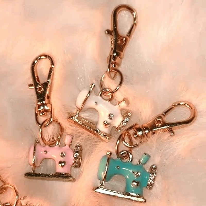 4 Pcs Mini Sewing Machine Keychains A Stitch of Memory and Meaning Vintage Zinc Alloy Rhinestone Pendant Key Rings for Women Handbag Purse Charm Gift4