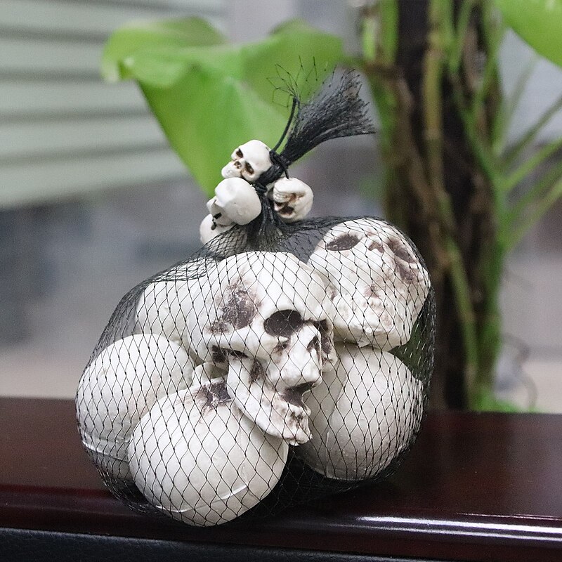 Halloween Skull Decoration Pendant Haunted House Secret Room Personalized Creative Mesh Pocket Small Skull Props4