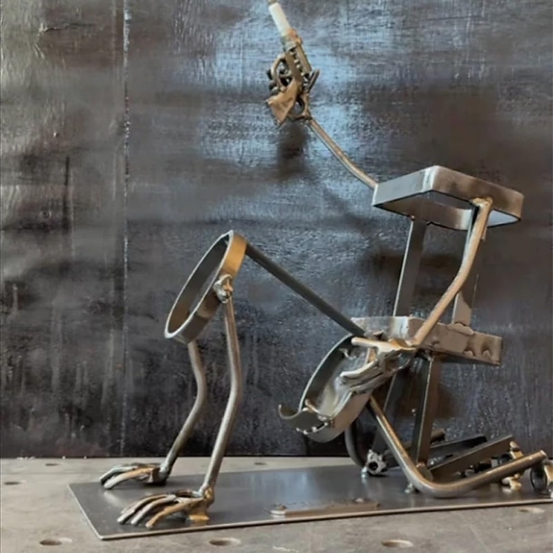 Skull Coke and Wine Bottle Stand Funny Metal Skull Skeleton Bar Decor for Whiskey and Beer Steampunk Style Beverage Display Stand for Home, Kitchen, or Man Cave Gift4