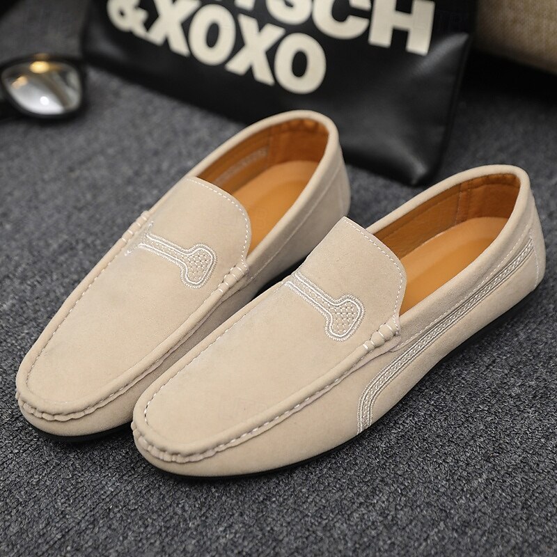 Red Slip-On Loafers for Men – Comfortable Casual Shoes with Minimalist Design, Perfect for Everyday Wear and Relaxed Occasions3