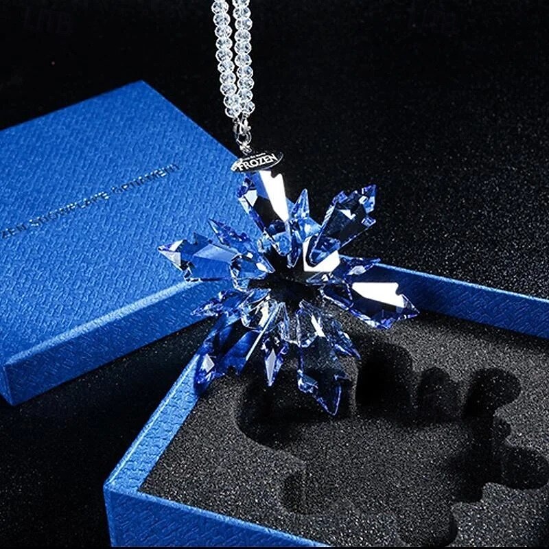 Car Decoration Snowflake Ornament Elegant Crystal Pendant Hanging Accessory for Rearview Mirror Christmas Ice Snow Charm Creative Interior Decor Gift