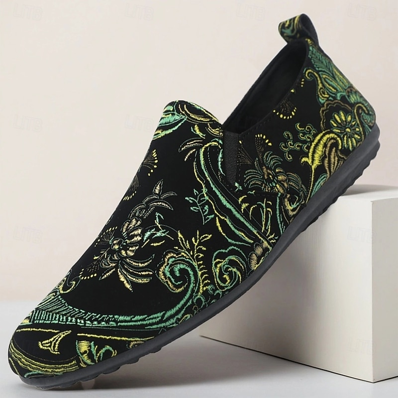 Black and Green Embroidered Slip-On Shoes for Men – Stylish Casual Shoes with Floral Design, Suitable for Parties and Fashion-Forward Occasions