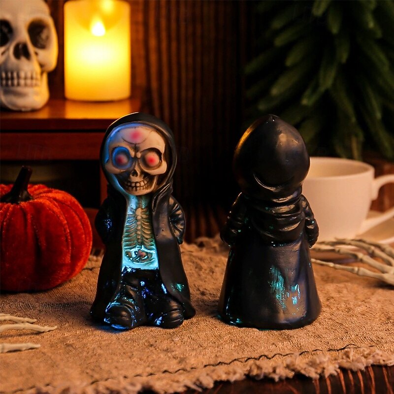 Halloween Standing Skull Lamp Battery Powered Ghost Festival Decoration Horror Mask Man Candle Lamp Haunted House Bar Home Decor3