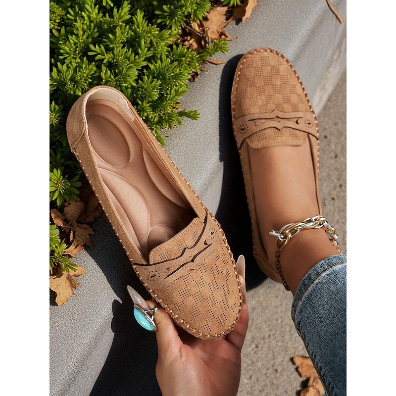 Women's Perforated Moccasin Loafers – Soft Non-Slip Casual Flats for Fall Commutes, Garden Paths and Daily Errands4