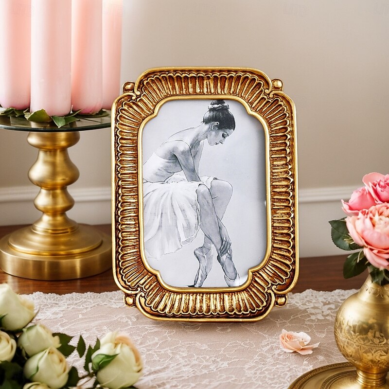 European Vintage Gold Photo Frame with 3D Floral Pattern, Resin Decorative Tabletop Frame for Home Decor, Horizontal and Vertical Display, Ideal for Family Photos and Photography Props