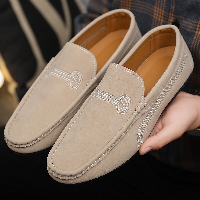 Red Slip-On Loafers for Men – Comfortable Casual Shoes with Minimalist Design, Perfect for Everyday Wear and Relaxed Occasions