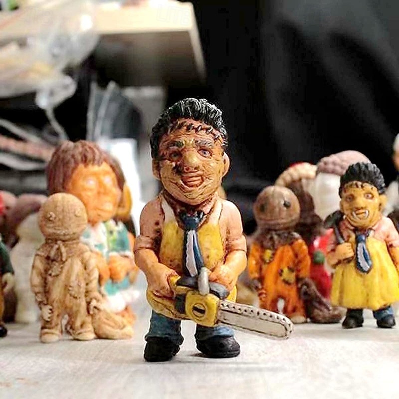 Halloween Killer Gnome Statue, Scary Resin Horror Movie Masked Figurine, Creepy Garden Yard Decor, Spooky Halloween Resin Ornament for Outdoor Lawn or Indoor Display2