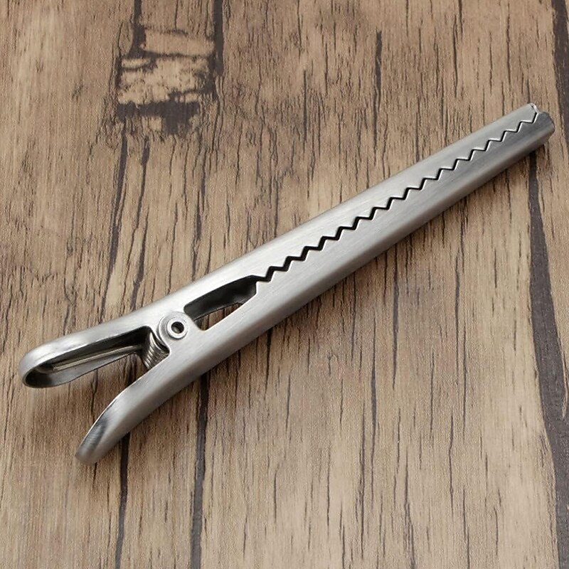 Large Long Metal Bag Clips, Heavy Duty Food Sealing Clips for Snack Bags, Chip Bags, and Food Storage4