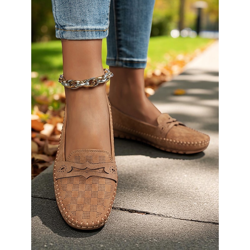 Women's Perforated Moccasin Loafers – Soft Non-Slip Casual Flats for Fall Commutes, Garden Paths and Daily Errands2