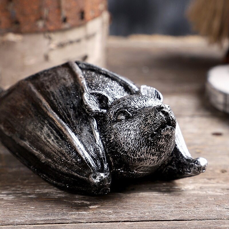 Halloween Bat Ornament Resin Vampire Bat Wall Hanging Decoration for Halloween Party Home Door Garden Decor Spooky Festival Prop Unique Hanging Ornament Gift2