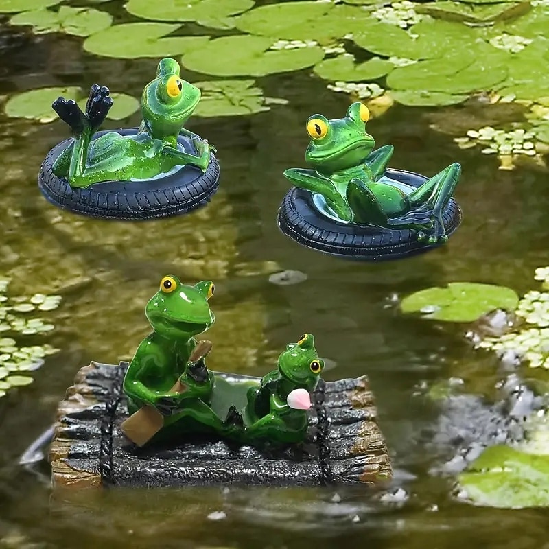 Resin Frog and Turtle Figurine in Canoe Floating Ornament Realistic Floating Animal Figurine with Yellow Eyes Ideal Gifts for Garden, Pool, or River