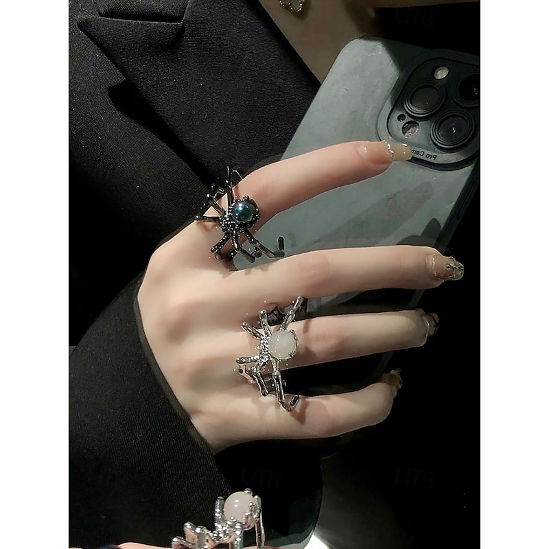 Women's Halloween Spider Ring Set – Adjustable Open Alloy Rings with Gothic Punk Style, Black and White Gem Spider Design for Costume Party, Cosplay and Spooky Night Out