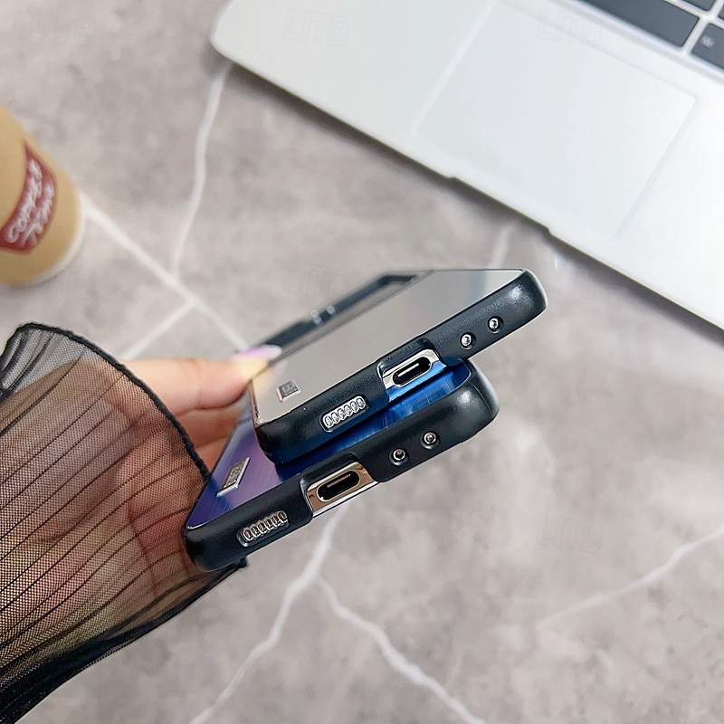 Phone Case For Samsung Galaxy Z Flip 6 Z Flip 5 Z Flip 4 Z Flip 3 Back Cover Shockproof Retro4