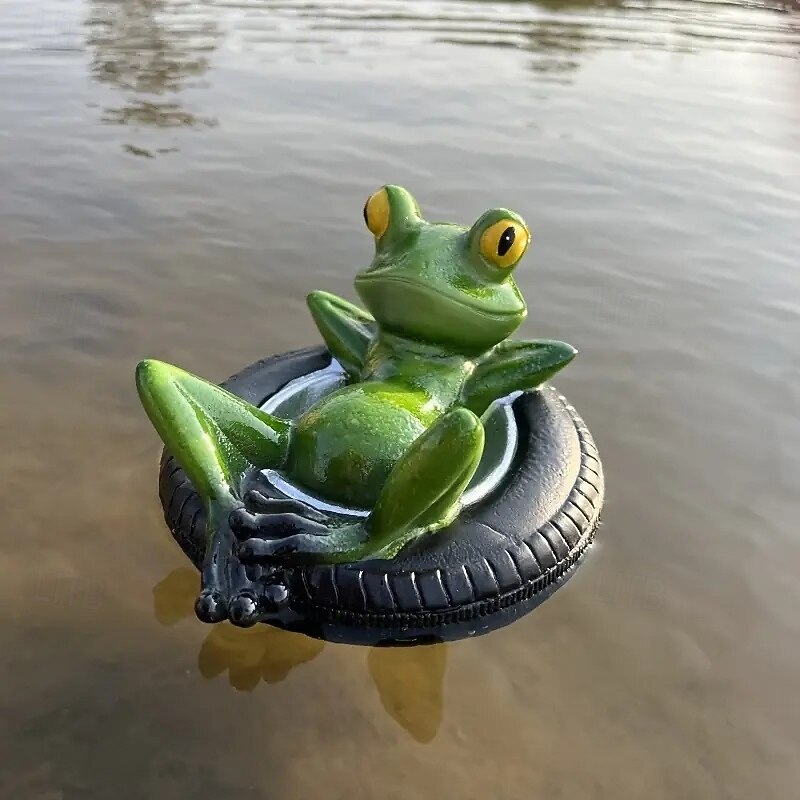 Resin Frog and Turtle Figurine in Canoe Floating Ornament Realistic Floating Animal Figurine with Yellow Eyes Ideal Gifts for Garden, Pool, or River3