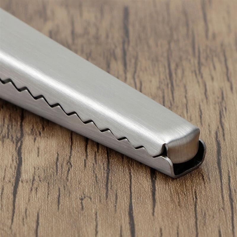 Large Long Metal Bag Clips, Heavy Duty Food Sealing Clips for Snack Bags, Chip Bags, and Food Storage2